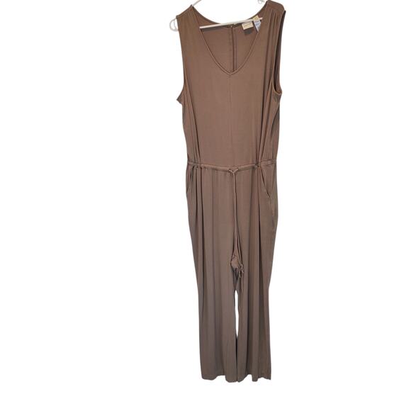 Chico's Zenergy Sz XXL (4) Tan Pippa Jumpsuit Sleeveless Stretchy One Piece - Picture 2 of 7
